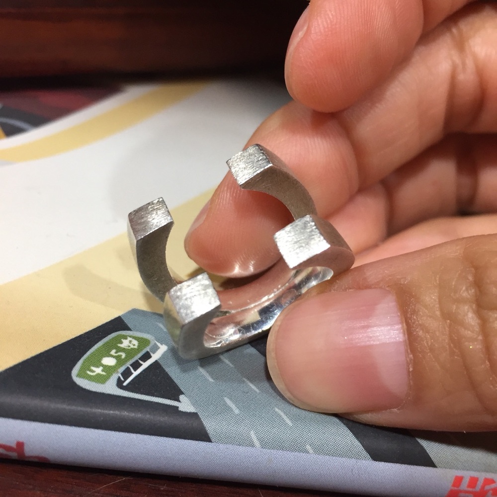 Tough, sexy sterling silver ring - Picture 4 of 4